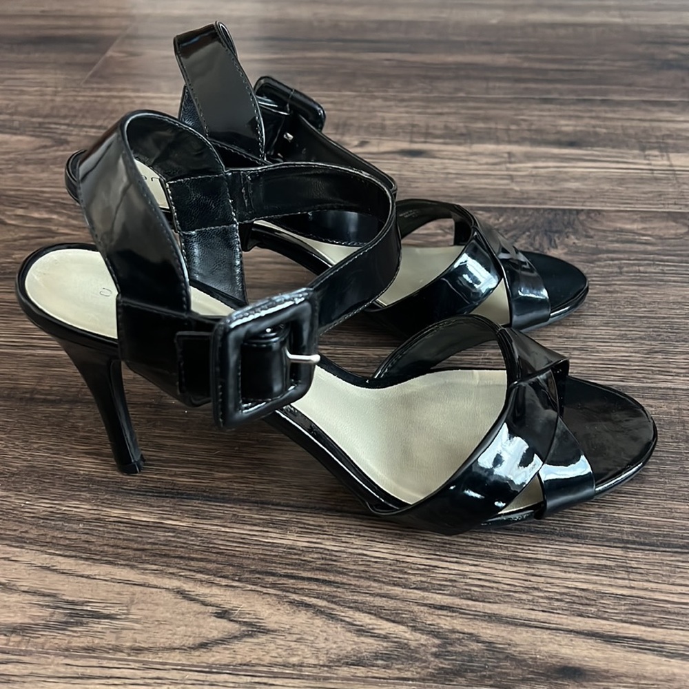 Ann Marino Black Patent Ankle Strap Heels Size 10M 3.5” Heel - Picture 3 of 8